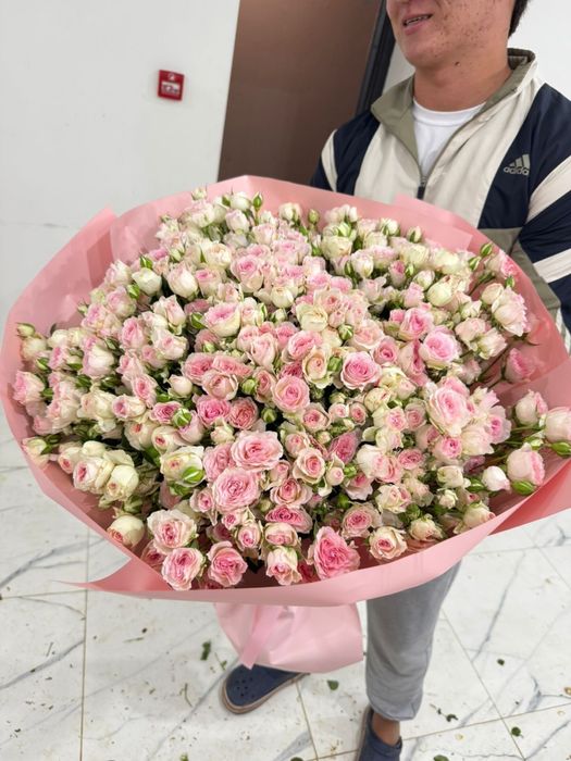 Метровые розы и тюльпаны