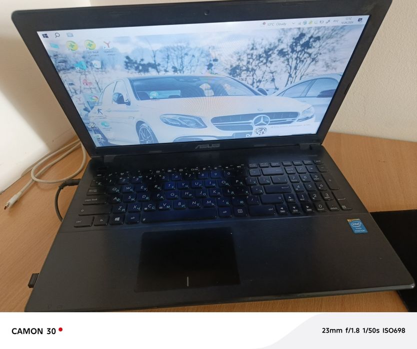 Noutbuk Asus ortacha