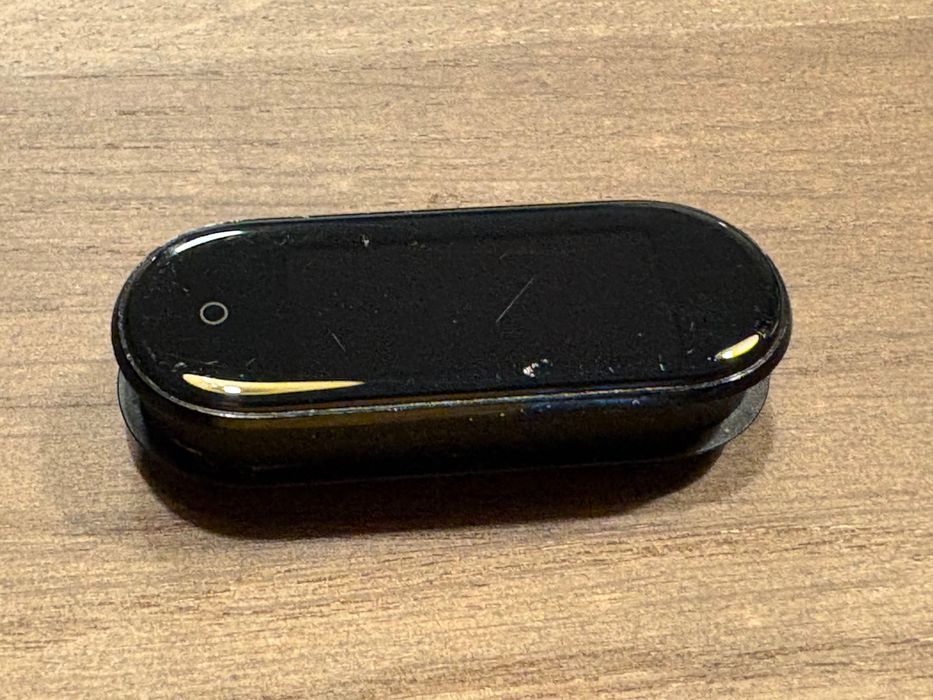 Продавам 3 смарт гривни Xiaomi Mi Band