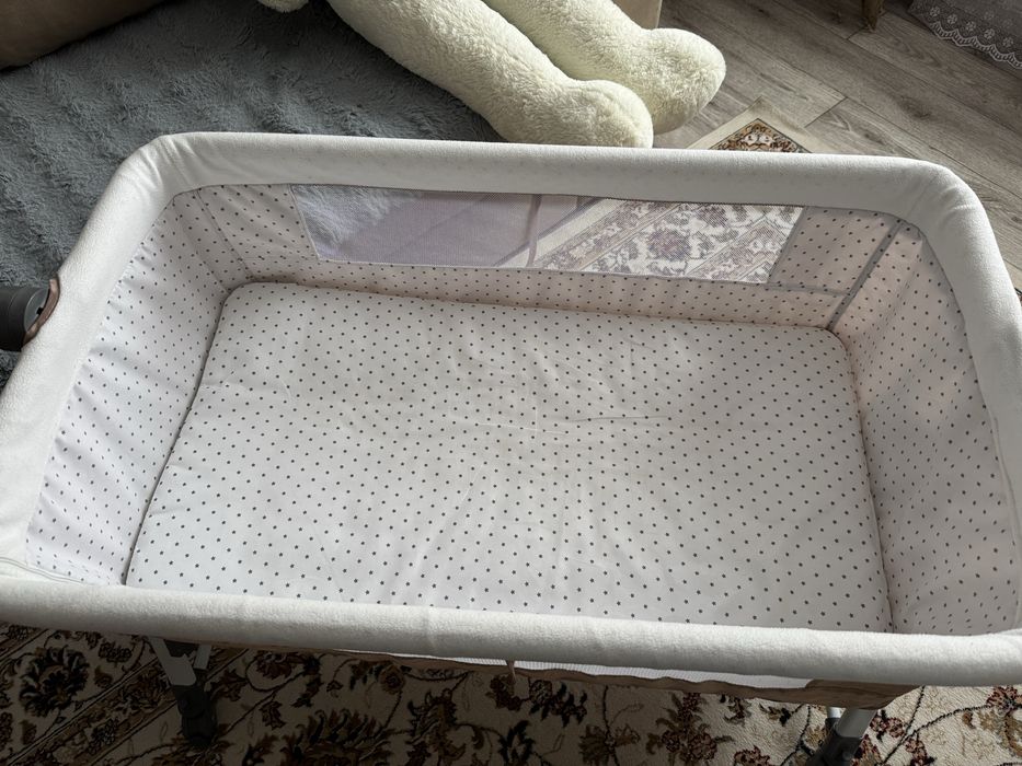 Продам манеж для новорождённых