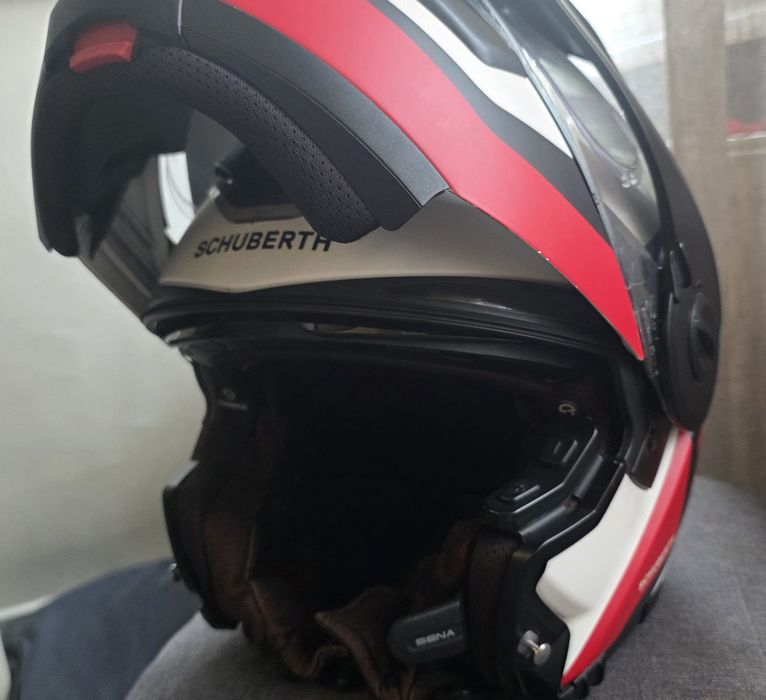 Casca moto Schuberth E1 cu intercom Sena SC10U, marimea L