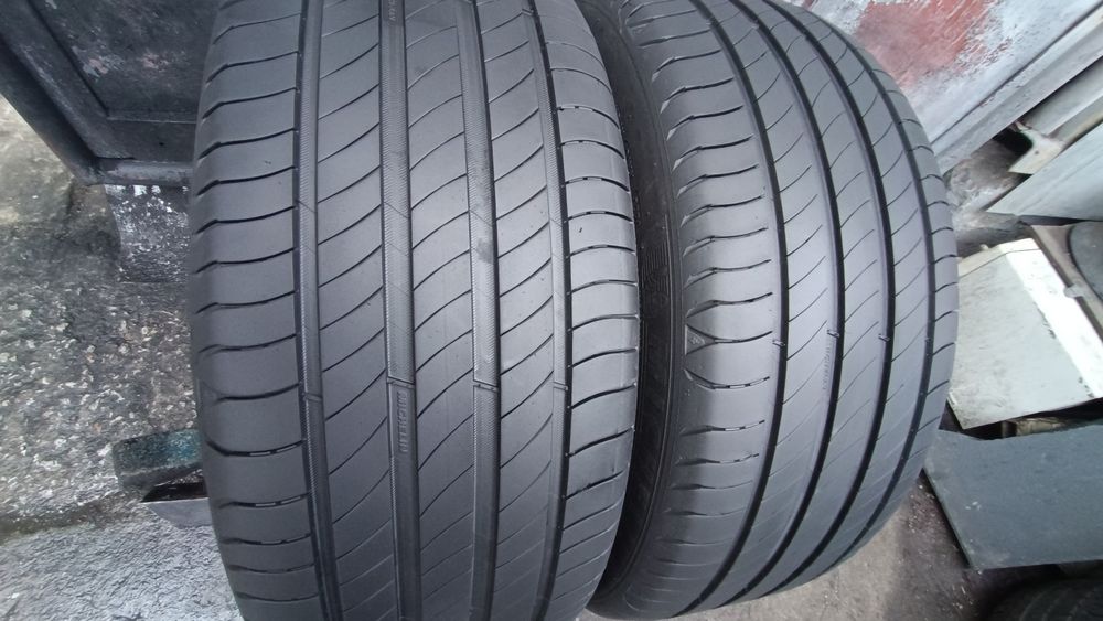 235/40/19 Michelin