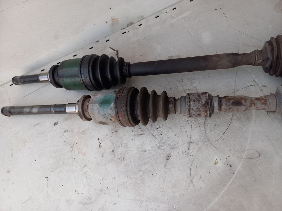 Полуоски Mitsubishi Outlander 2.0i