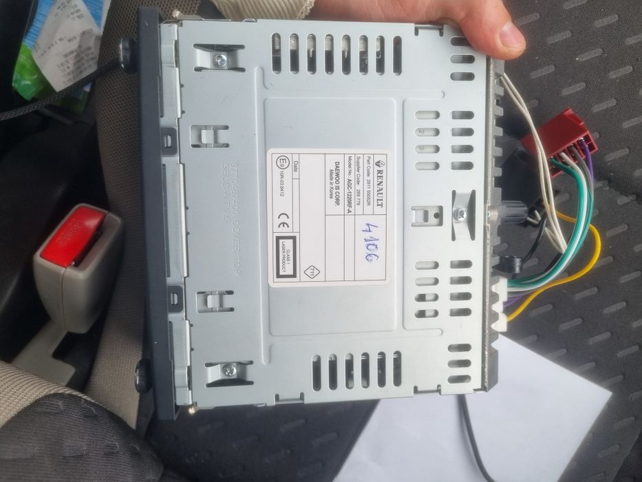 Vând radio cd dacia logan 2