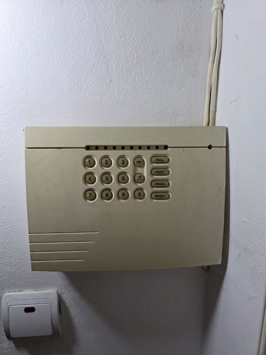 Sistem alarma Texecom Veritas 8 Compact