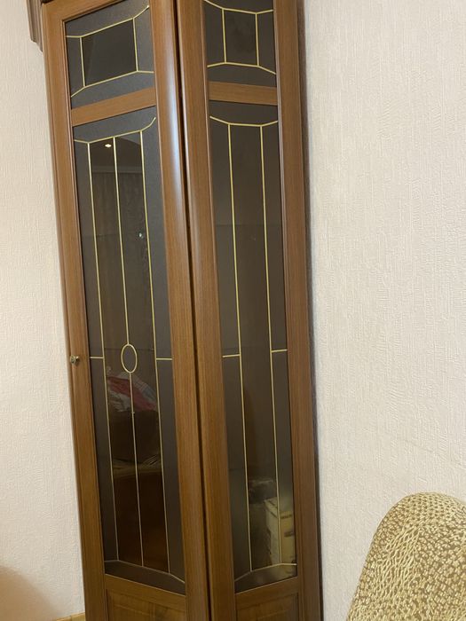 Сервант ,шкаф для посуды