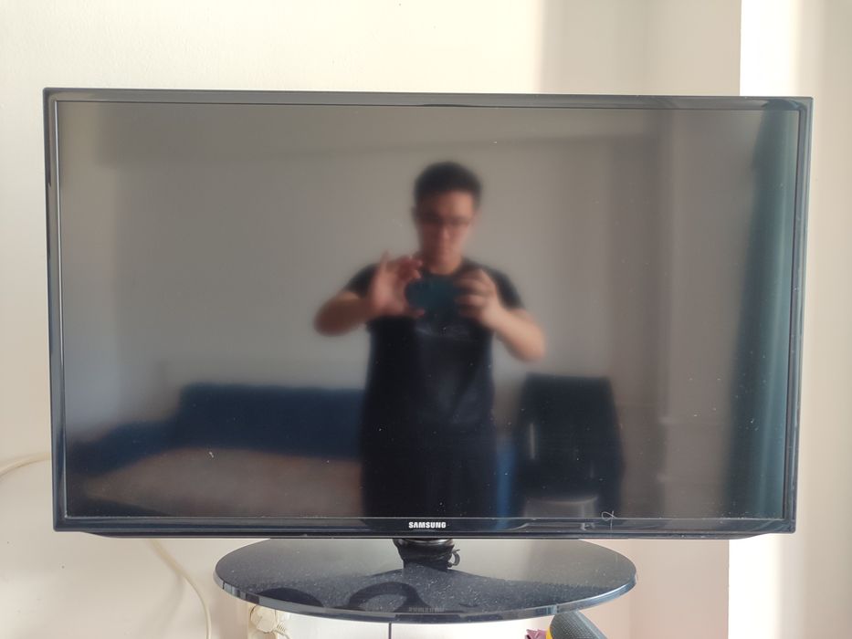 Телевизор Samsung 40" UE40EH5000 на запчасти