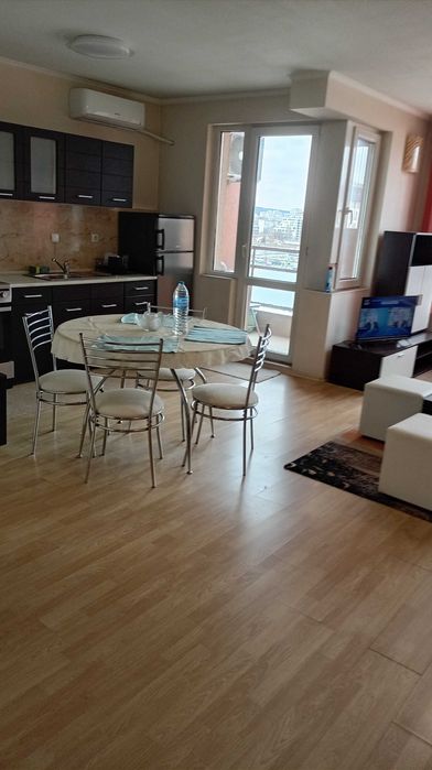 Предлагам под наем двустаен апартамент гр София широк център