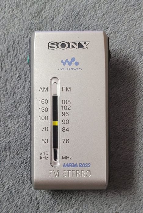 Radio Sony srf  s84