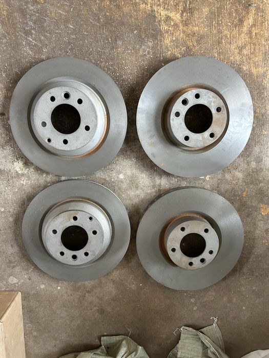 Продам 4 тормозных диска с Cayenne Turbo, Brembo