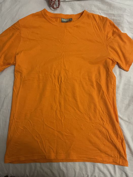 Дамски топове и тениски