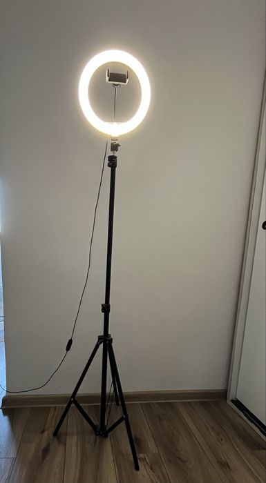 Lampa circular led cu trepied 160cm