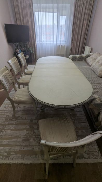 Малазийский стол и 4 стула