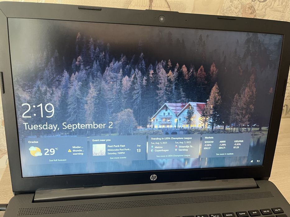 Laptop HP 250 G7, Intel i5 10th Gen, placă video dedicată, stare bună