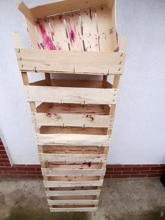 Ladite de lemne pentru depozitare legumelor