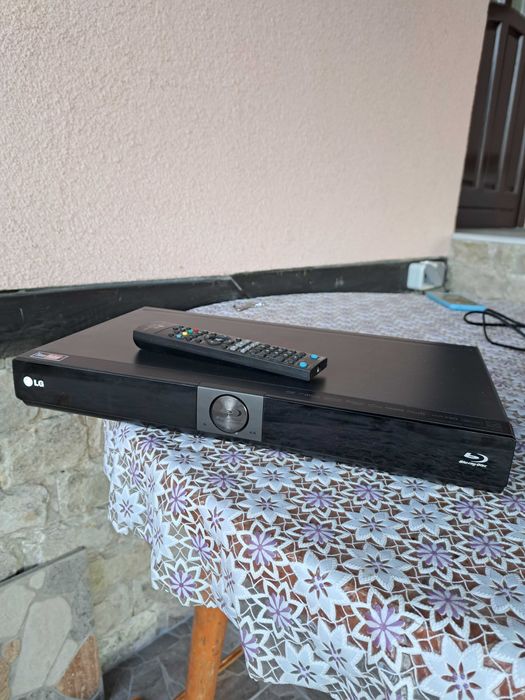 Продавам DVD player LG