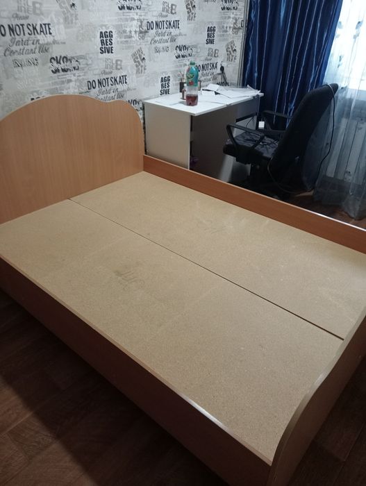 Продам двухспальную кровать