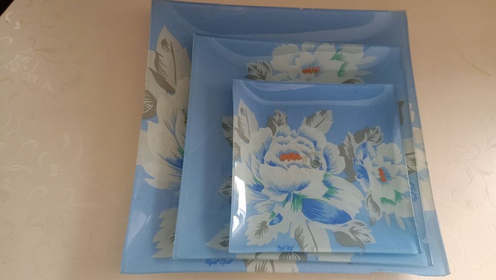 Продам новую менажницу