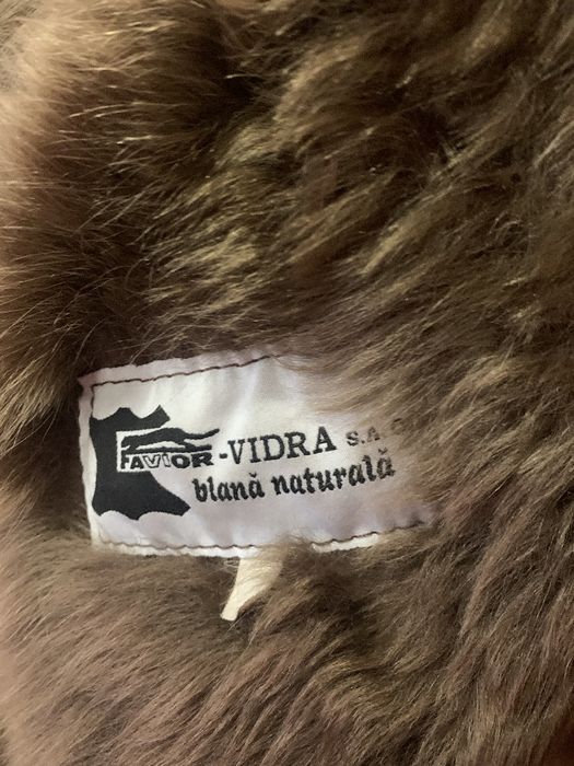 Vând cojoc dama,aproape nou,doua -trei purtări ocazional,impecabil.