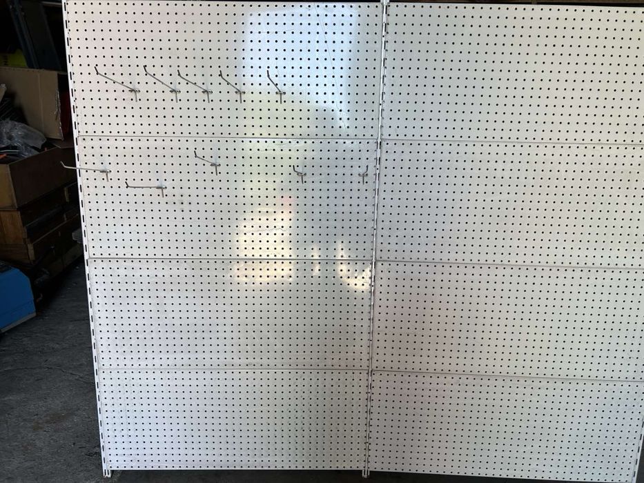 Стелаж перфориран гръб