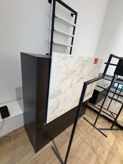 Срочно ресепшен новый