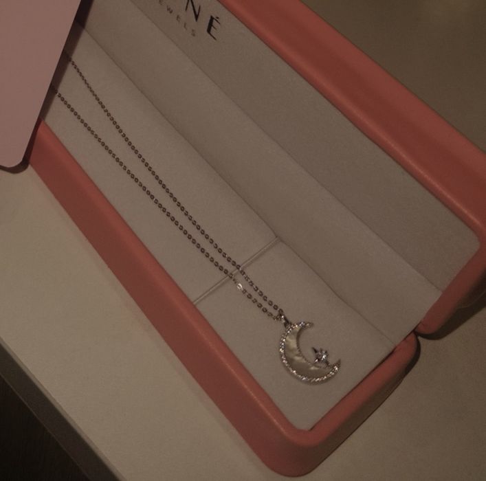 Подвеска в форме луны