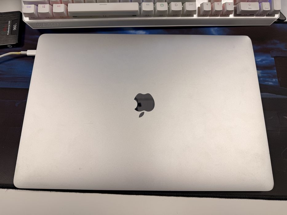 MacBook Pro 16” (2019) Intel i9 / 16GB RAM / Retina