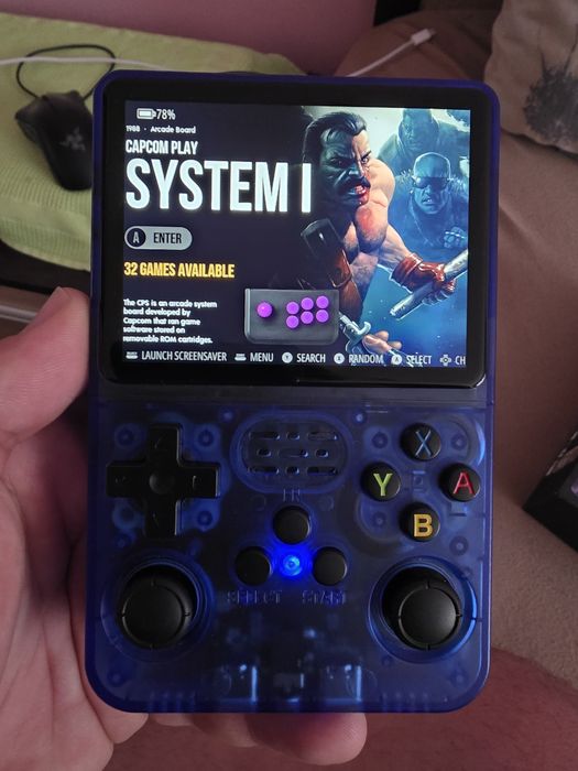 Игрална конзола с ретро игри