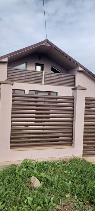 Vand casa P+M in Valu lui Traian zona C