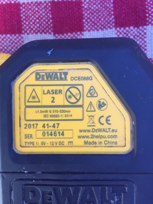 DeWALT DCE088G/лазерен нивел зелен лъч/+батерия 2ah/+магнитна стойка