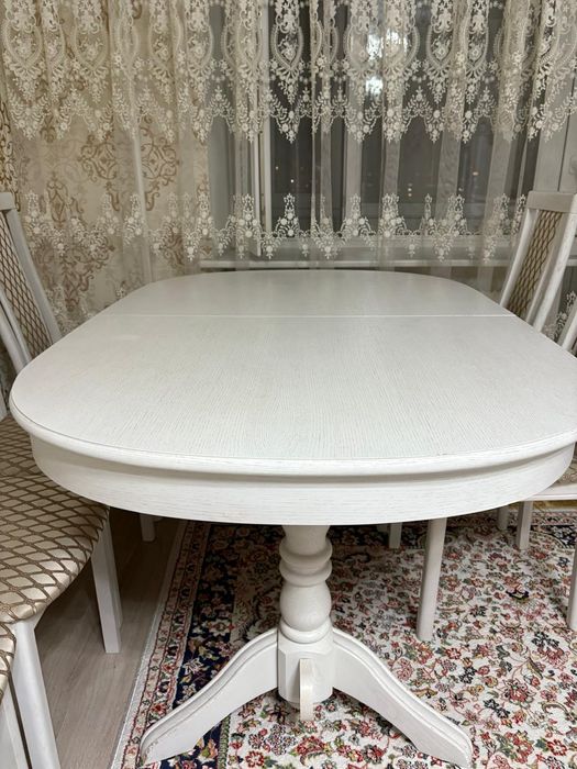 Стол раскладной и стулья