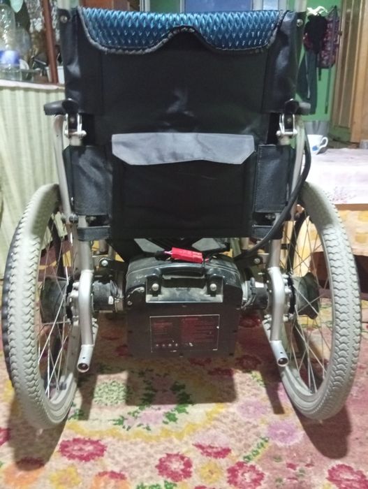 Scaun rulant este în stare funcționabilă foarte bună .