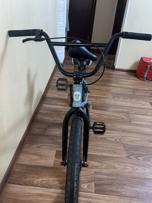 Продам трюковой велосипед BMX