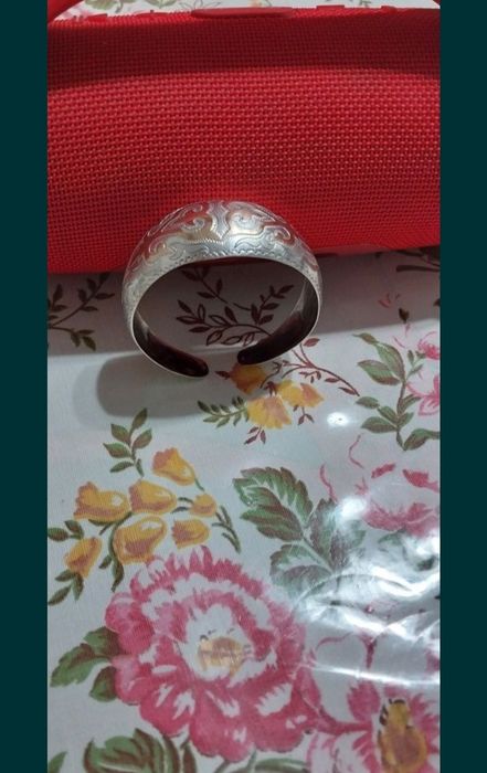 продам безык серебро