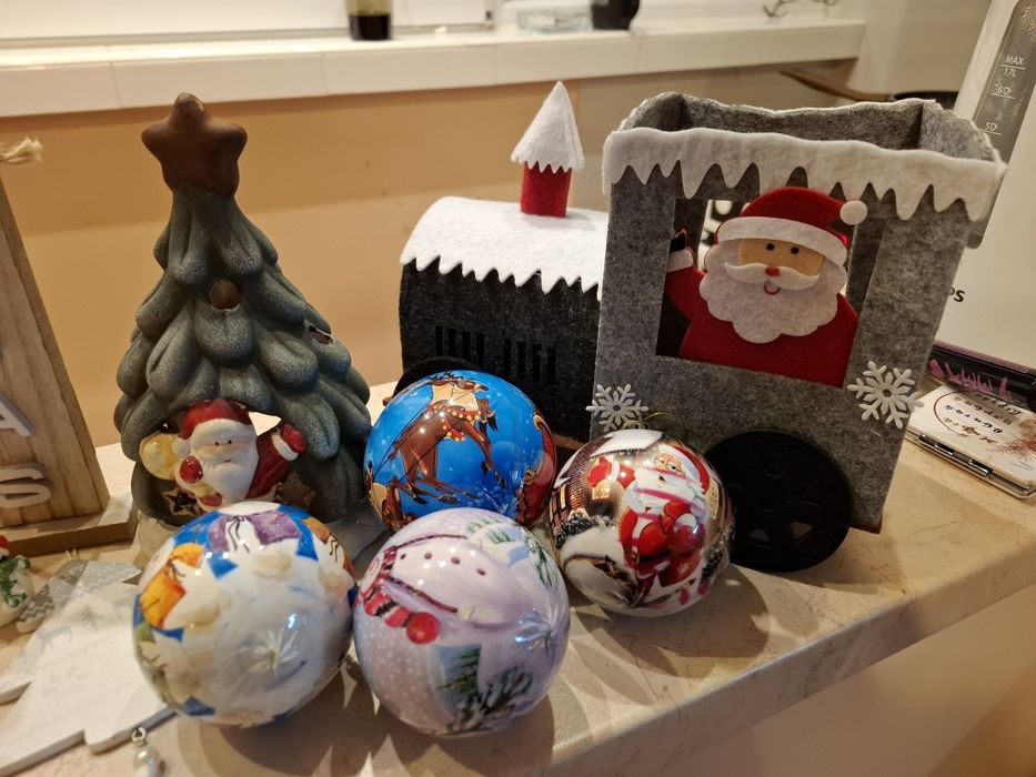 Коледна украса и фигурки