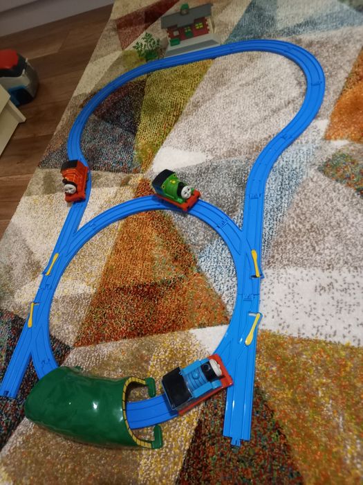 Влакчето Томас и приятели с мърдащи се очички като се задвижват