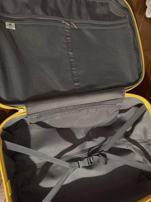 Чемодан Ambassador 70 литров