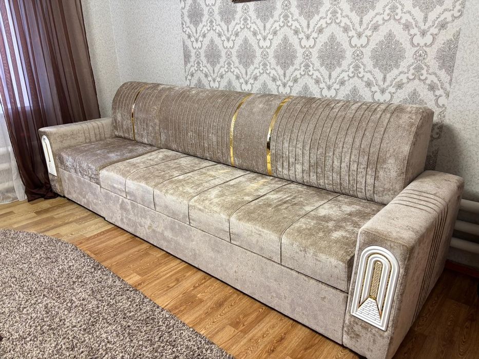 Диван трехметровый. Новый