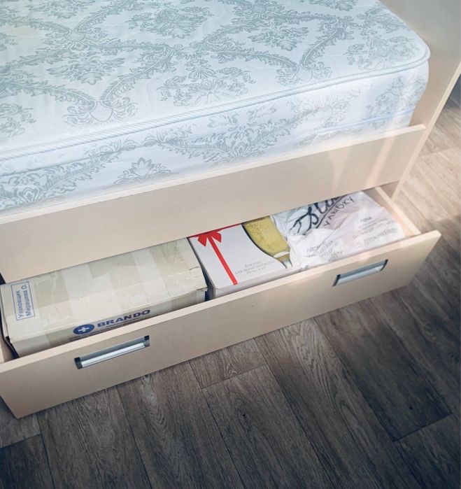 Спальная кровать