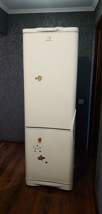 Холодильник Indesit в отличном состоянии