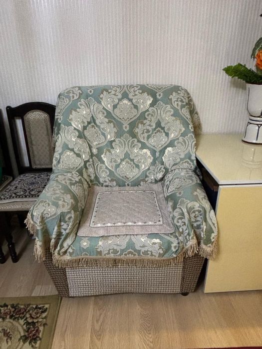 Продаю диван с креслами