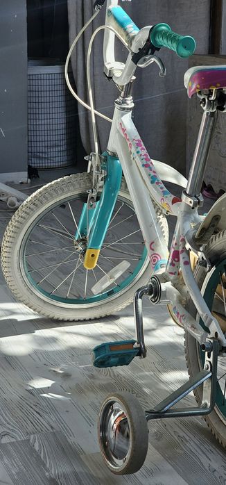 Продам детский велосипед Adore