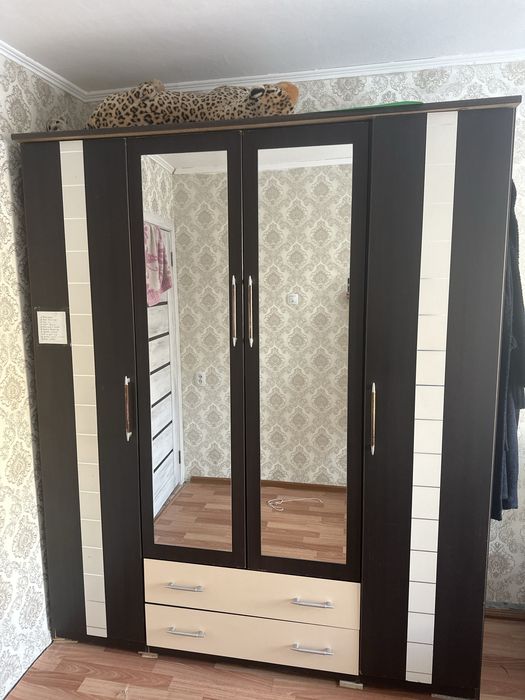 Продам срочно шкаф