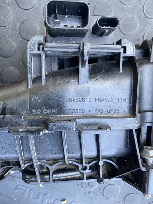 Всмукателен колектор с вихрови клапи дросел и егр N47C20A