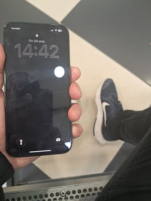 Айфон 13 хорошем состояние