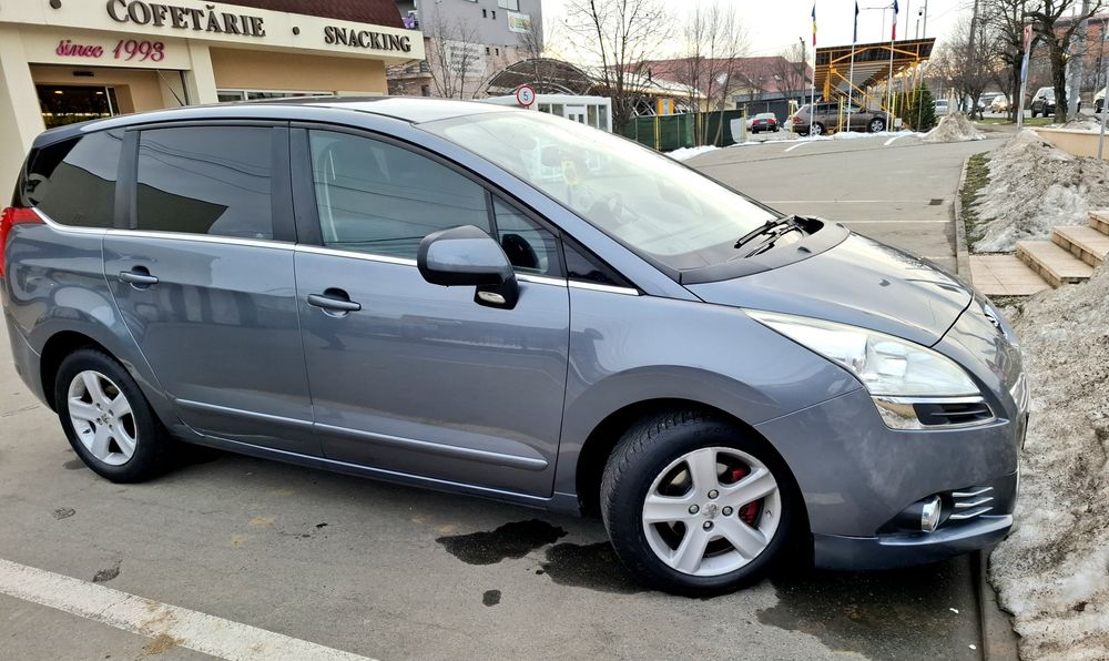 Proprietar vând Peugeot 5008 1.6 HDI, 112cp,2012,7 locuri,euro 5.