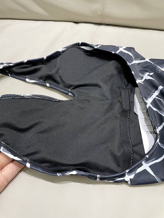 Купальник слитный новый