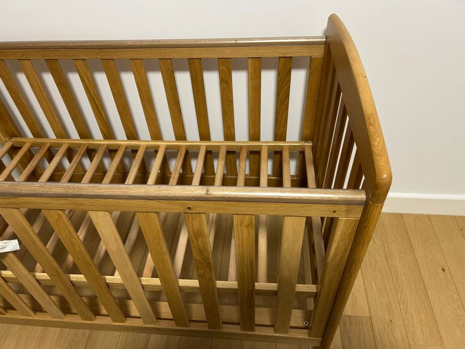 Patut de bebeluș din lemn  125/60 cu saltea inclusa