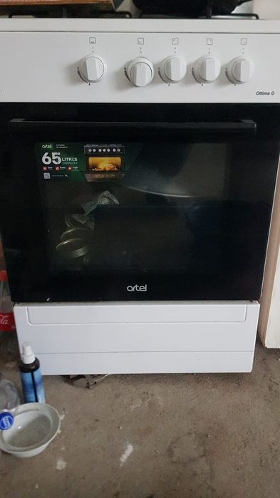 Продам газ плиту