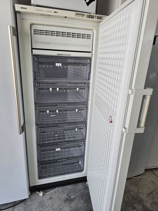 Фризер Bosch- No Frost